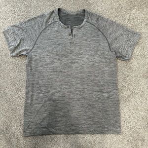 Lululemon Metal Vent Tech Short Sleeve Henley, Gray/Black, X-Large